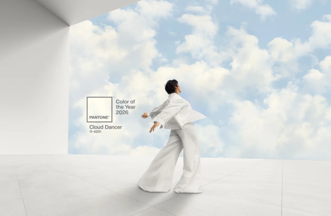 Barva roku 2026: PANTONE 11-4201 Cloud Dancer jako klidný základ současného interiéru